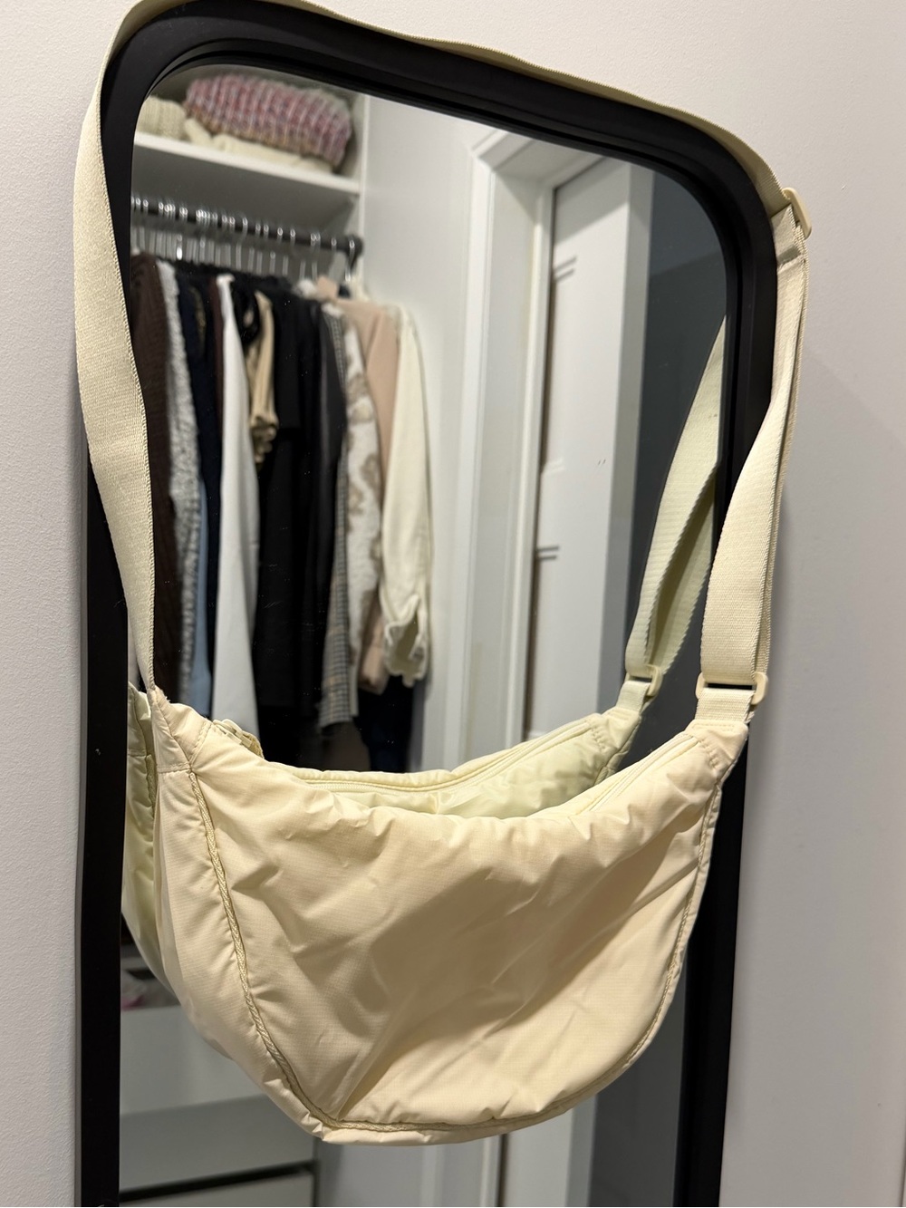 Uniqlo Round Mini Shoulder Bag